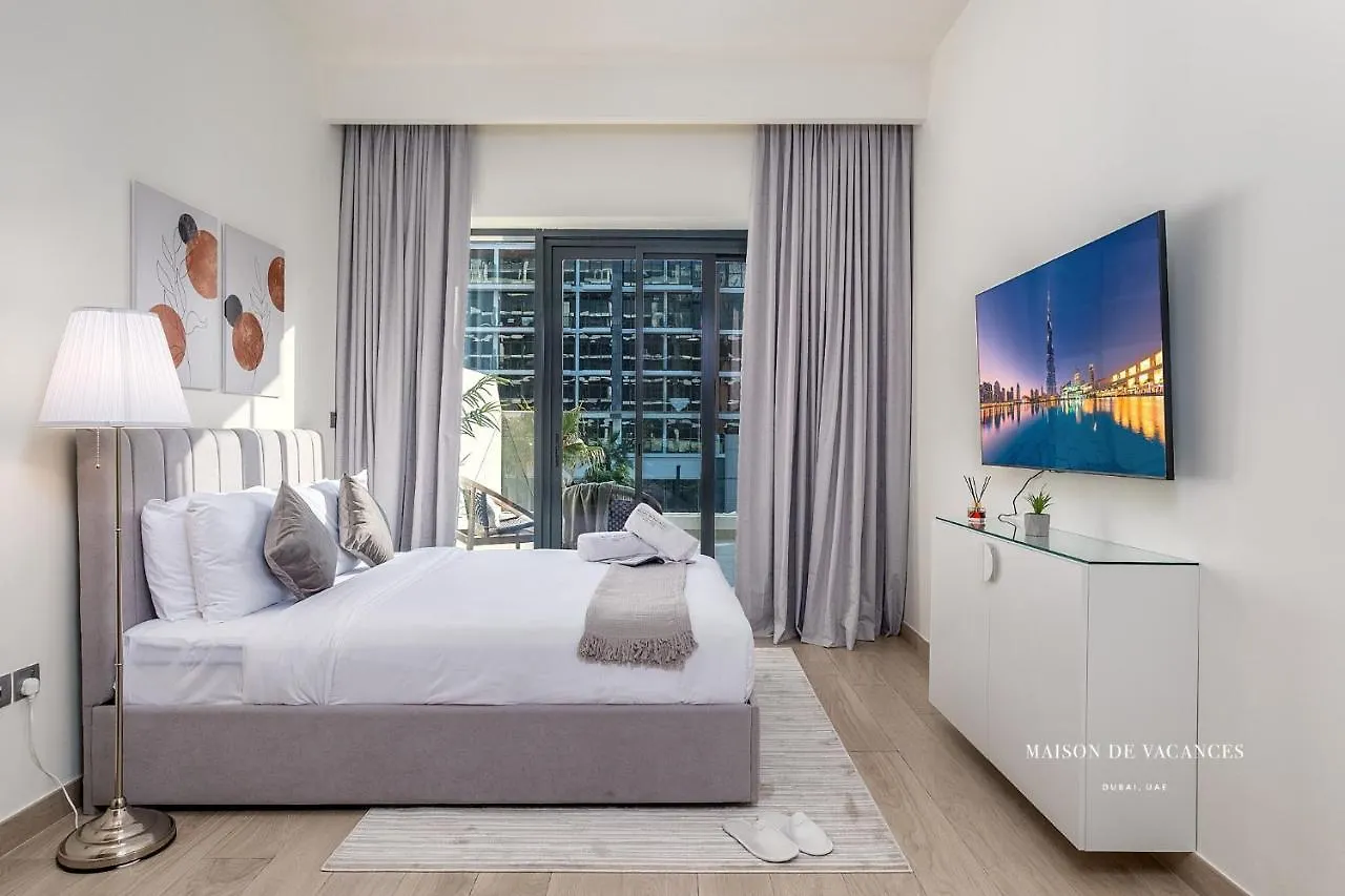 Large Balcony Studio 10Mins From Dubai Mall
